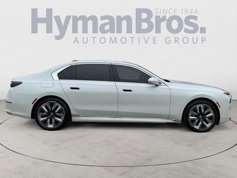 Used 2023 BMW i7 xDrive60 AWD/4WD image 2