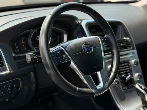Used 2017 Volvo XC60 T5 Dynamic w/ Preferred Option Package AWD/4WD image 13