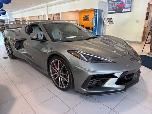 Used 2023 Chevrolet Corvette Stingray Preferred Cpe w/ Z51 Performance Package RWD image 2