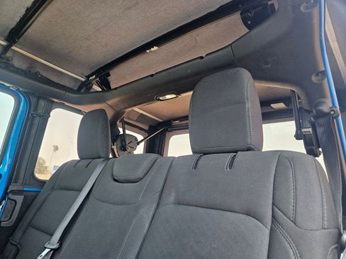 Used 2022 Jeep Wrangler Unlimited Sport AWD/4WD image 12