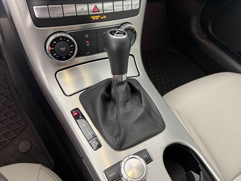 Used 2012 Mercedes-Benz SLK 350 image 33