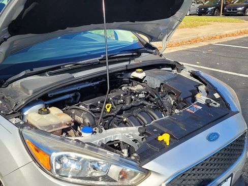 Used 2017 Ford Focus SE image 35