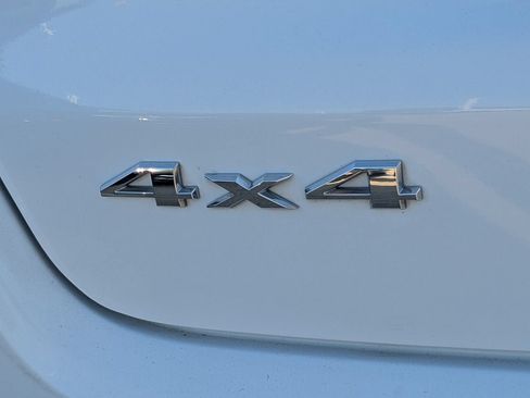 Used 2024 Jeep Compass Latitude AWD/4WD image 8