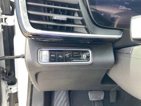 Used 2024 Buick Envision Preferred AWD/4WD image 17