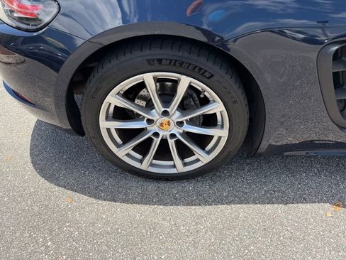 Used 2018 Porsche 718 Boxster RWD image 5
