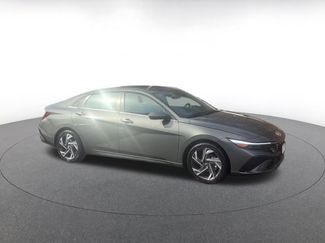 Used 2025 Hyundai Elantra SEL video 2