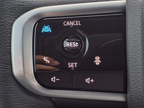 Used 2025 Nissan Armada SL AWD/4WD image 22