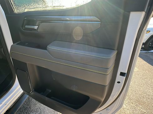 Used 2022 Chevrolet Silverado 1500 ZR2 w/ Technology Package image 21