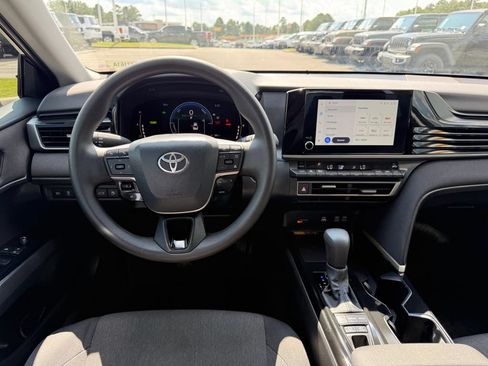 Used 2026 Toyota Camry LE FWD image 8