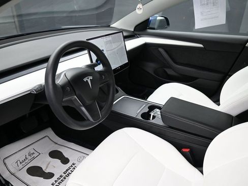 Used 2022 Tesla Model 3 image 26