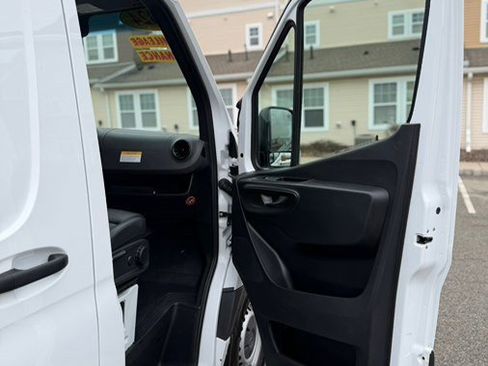 Used 2024 Mercedes-Benz Sprinter 2500 image 37