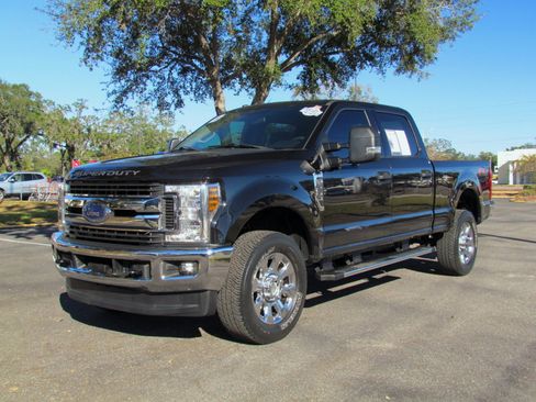 Used 2019 Ford F250 XLT w/ XLT Value Package image 2