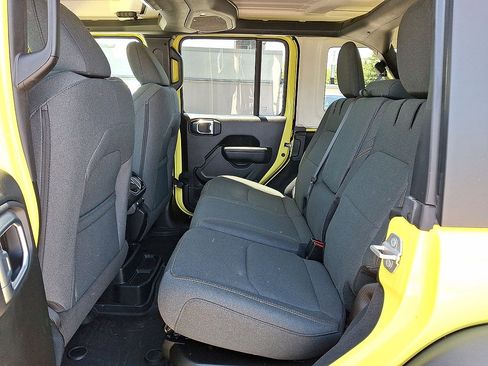 Used 2024 Jeep Wrangler Unlimited AWD/4WD image 26