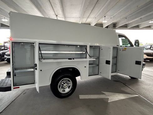 New 2025 Chevrolet Express 3500 w/ Power Convenience Package image 17