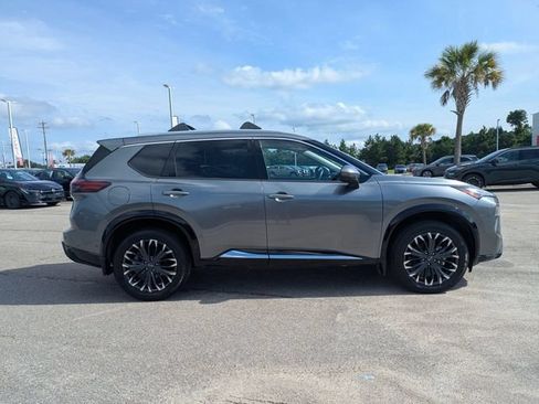 Used 2025 Nissan Rogue Platinum w/ Platinum Premium Package AWD/4WD image 2