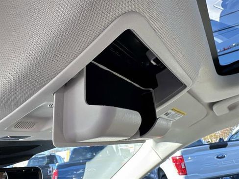 Used 2022 Ford Escape Titanium w/ Titanium Elite Package image 22