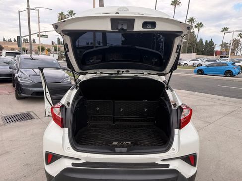 Used 2019 Toyota C-HR LE FWD image 20