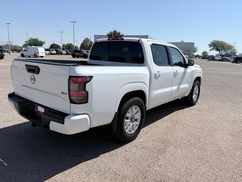 Used 2024 Nissan Frontier SV w/ SV Convenience Package RWD image 6