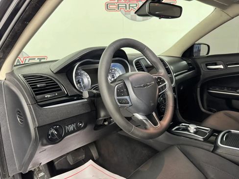 Used 2023 Chrysler 300 Touring w/ Sport Appearance Package RWD image 10
