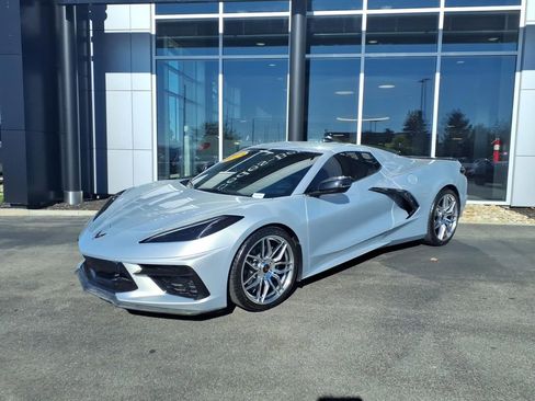 Used 2024 Chevrolet Corvette Stingray Preferred Conv w/ Battery Protection Package RWD image 2