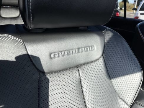 Used 2023 Jeep Grand Cherokee Overland w/ Luxury Tech Group IV image 27