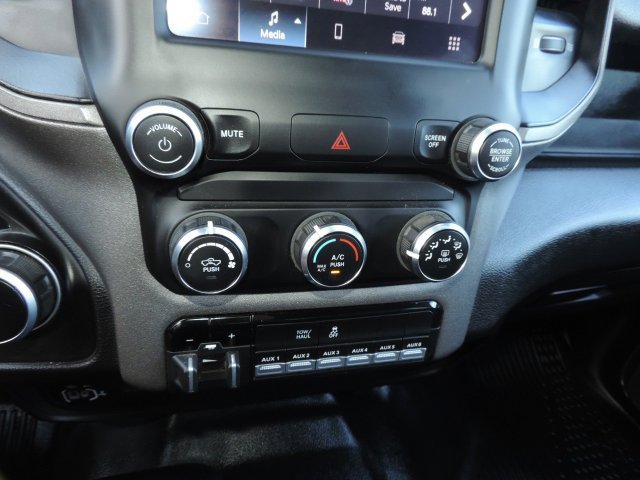 Used 2022 RAM 2500 Tradesman w/ Chrome Appearance Group AWD/4WD image 27