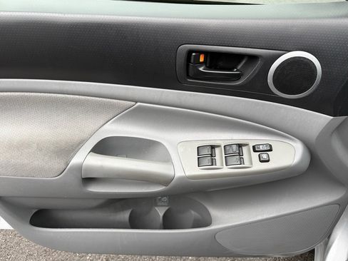 Used 2007 Toyota Tacoma PreRunner image 28