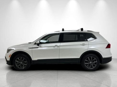 Used 2023 Volkswagen Tiguan SE FWD image 2
