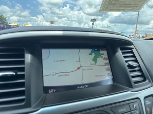 Used 2020 Nissan Pathfinder SL AWD/4WD image 3
