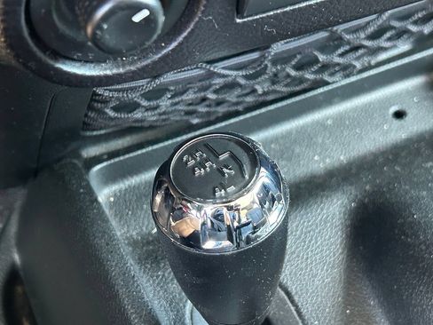 Used 2017 Jeep Wrangler Sport AWD/4WD image 7