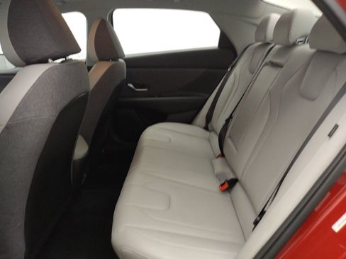 Used 2025 Hyundai Elantra Limited FWD image 18