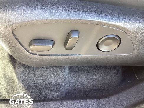 Used 2025 Buick Enclave Preferred AWD/4WD image 16