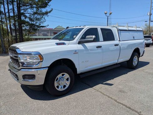 Used 2022 RAM 3500 Tradesman w/ Chrome Appearance Group AWD/4WD image 7