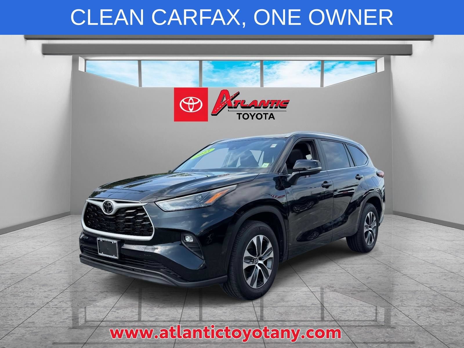 Used 2025 Toyota Highlander XLE FWD image 4