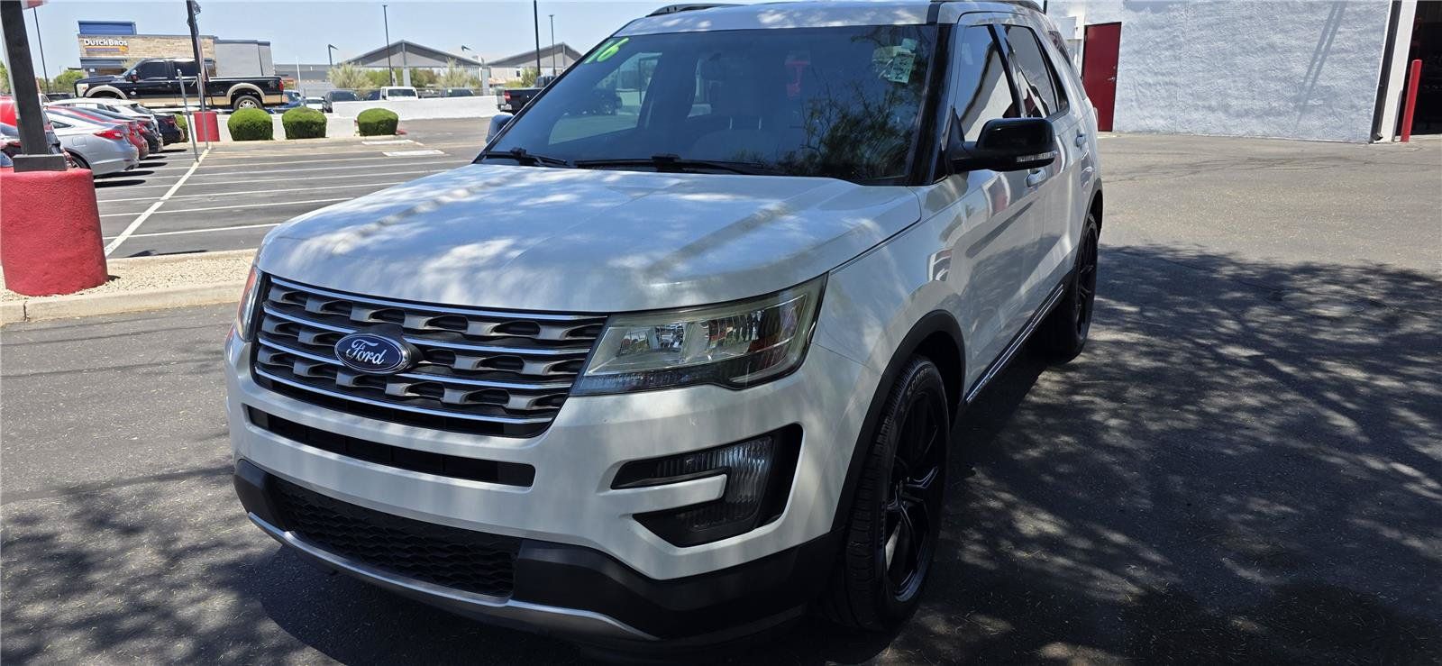 Used 2016 Ford Explorer XLT w/ Equipment Group 201A FWD image 1