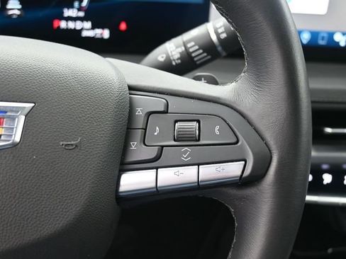 Used 2025 Cadillac XT4 Premium Luxury image 33