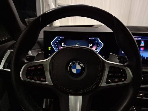 Used 2024 BMW X7 xDrive40i w/ M Sport Package image 22