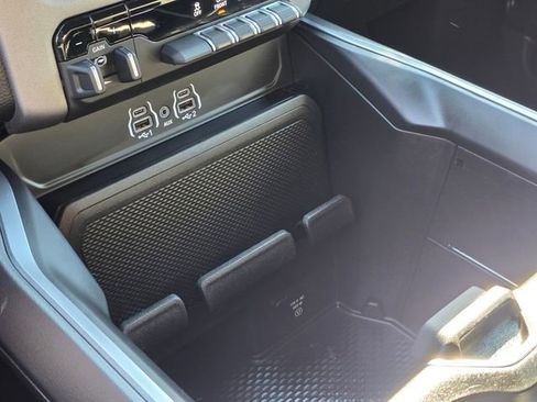 Used 2025 RAM 1500 Big Horn image 32