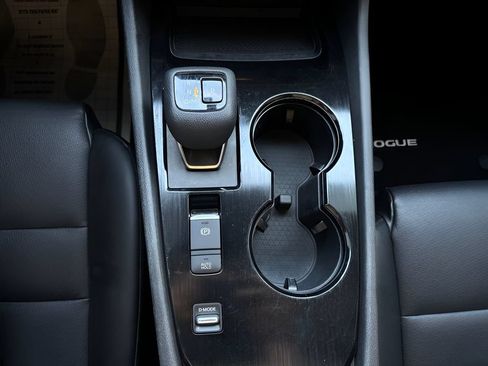 Used 2022 Nissan Rogue SV w/ SV Premium Package FWD image 27