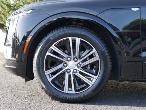 Certified 2025 Cadillac Lyriq Luxury image 11