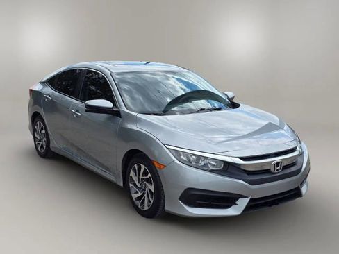 Used 2018 Honda Civic EX image 3