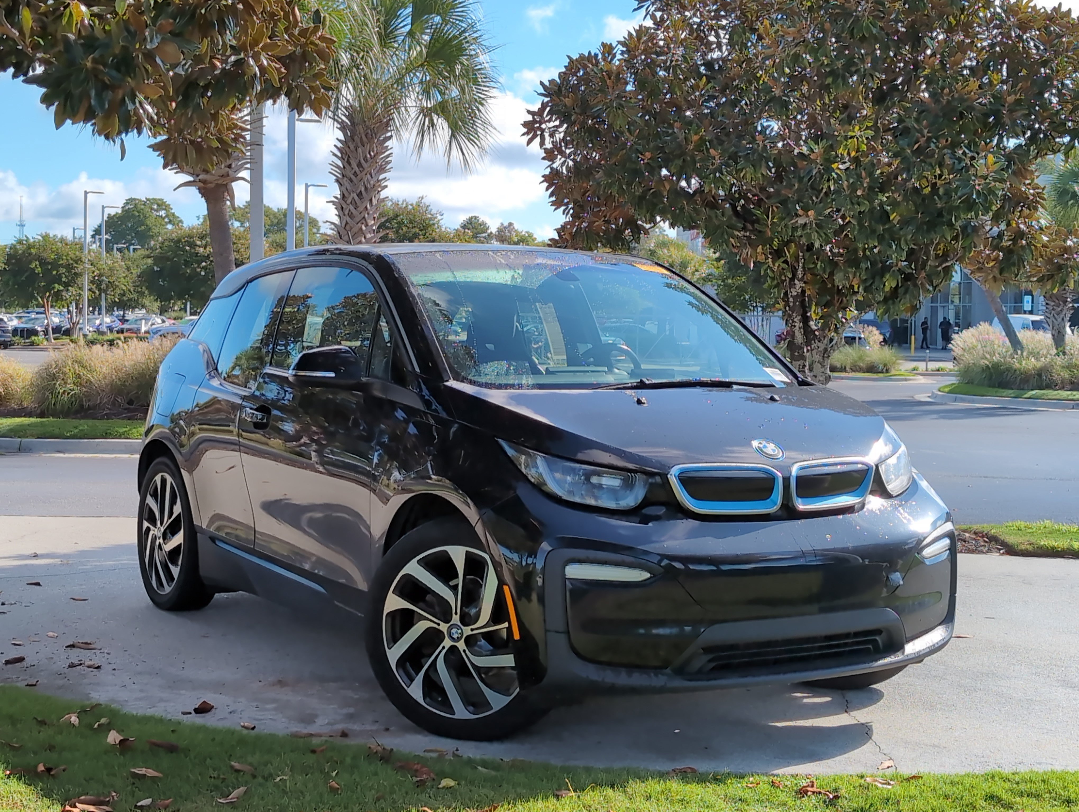 Used 2018 BMW i3 w/ Range Extender RWD image 2