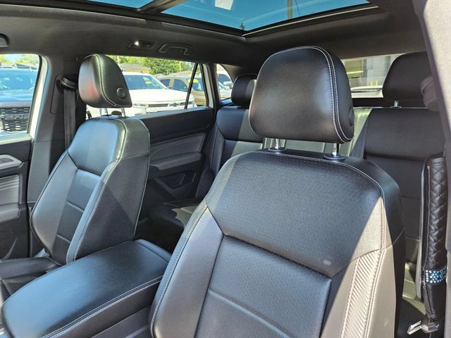 Used 2021 Volkswagen Atlas Cross Sport SE w/ Panoramic Sunroof Package FWD image 24