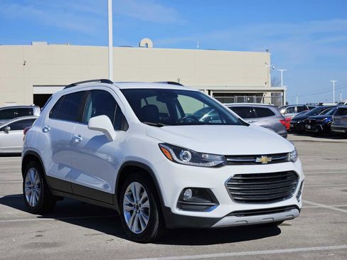 Used 2017 Chevrolet Trax Premier w/ Driver Confidence II Package image 3
