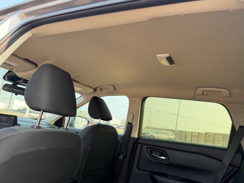 Certified 2025 Nissan Rogue SV FWD image 31