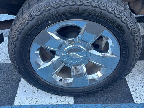 Used 2018 Chevrolet Silverado 1500 LTZ w/ Sport Package image 26