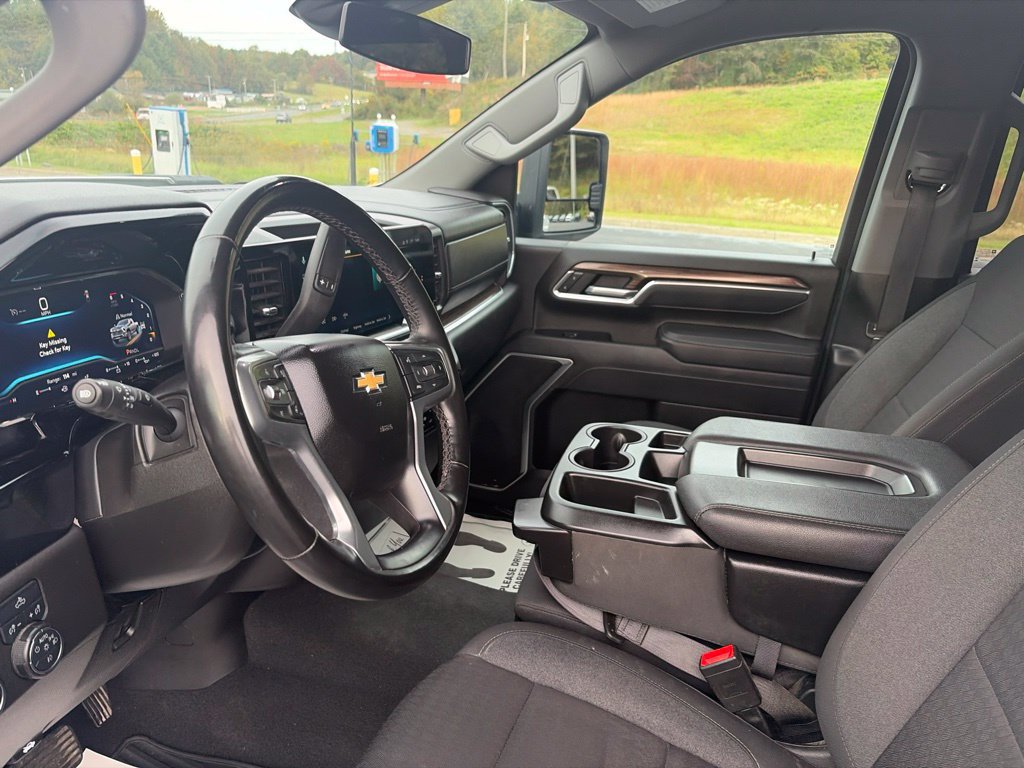 Used 2025 Chevrolet Silverado 2500 LT w/ Convenience Package AWD/4WD image 18