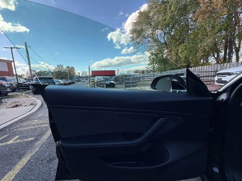 Used 2018 Tesla Model 3 Long Range image 9