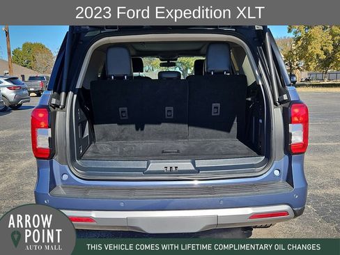 Used 2023 Ford Expedition XLT image 17