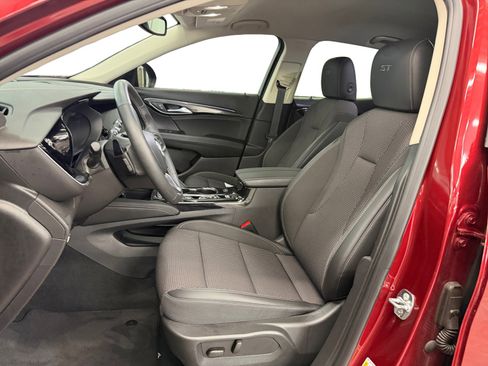Used 2023 Buick Envision Preferred w/ Sport Touring Package AWD/4WD image 9